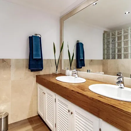 Hébergement de vacances Mb-spacious Townhouse With Private Pool